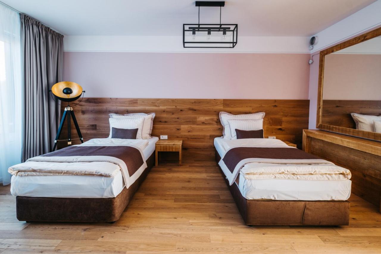 Boutique Hotel Corso Revnice Luaran gambar