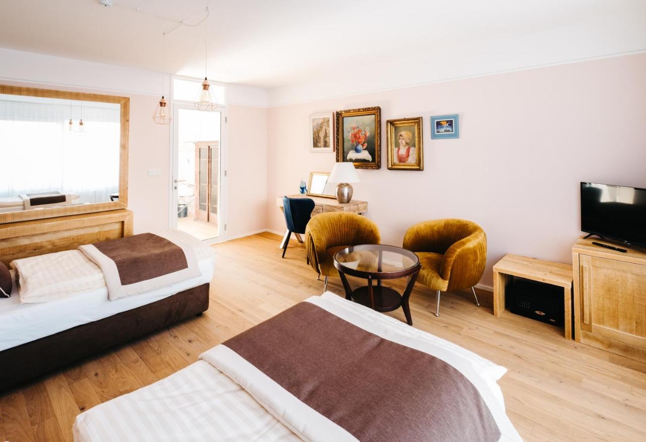 Boutique Hotel Corso Revnice Luaran gambar