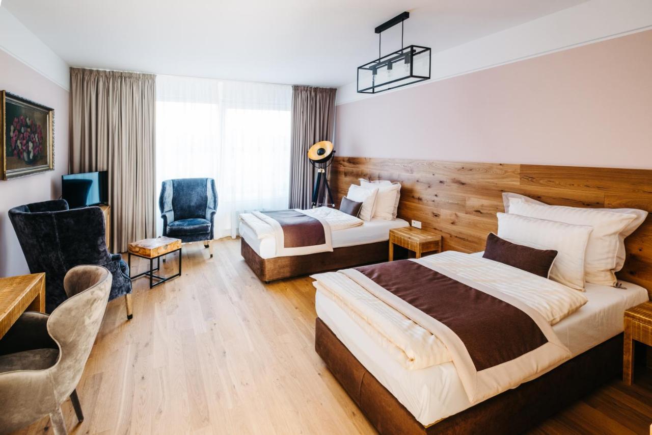 Boutique Hotel Corso Revnice Luaran gambar